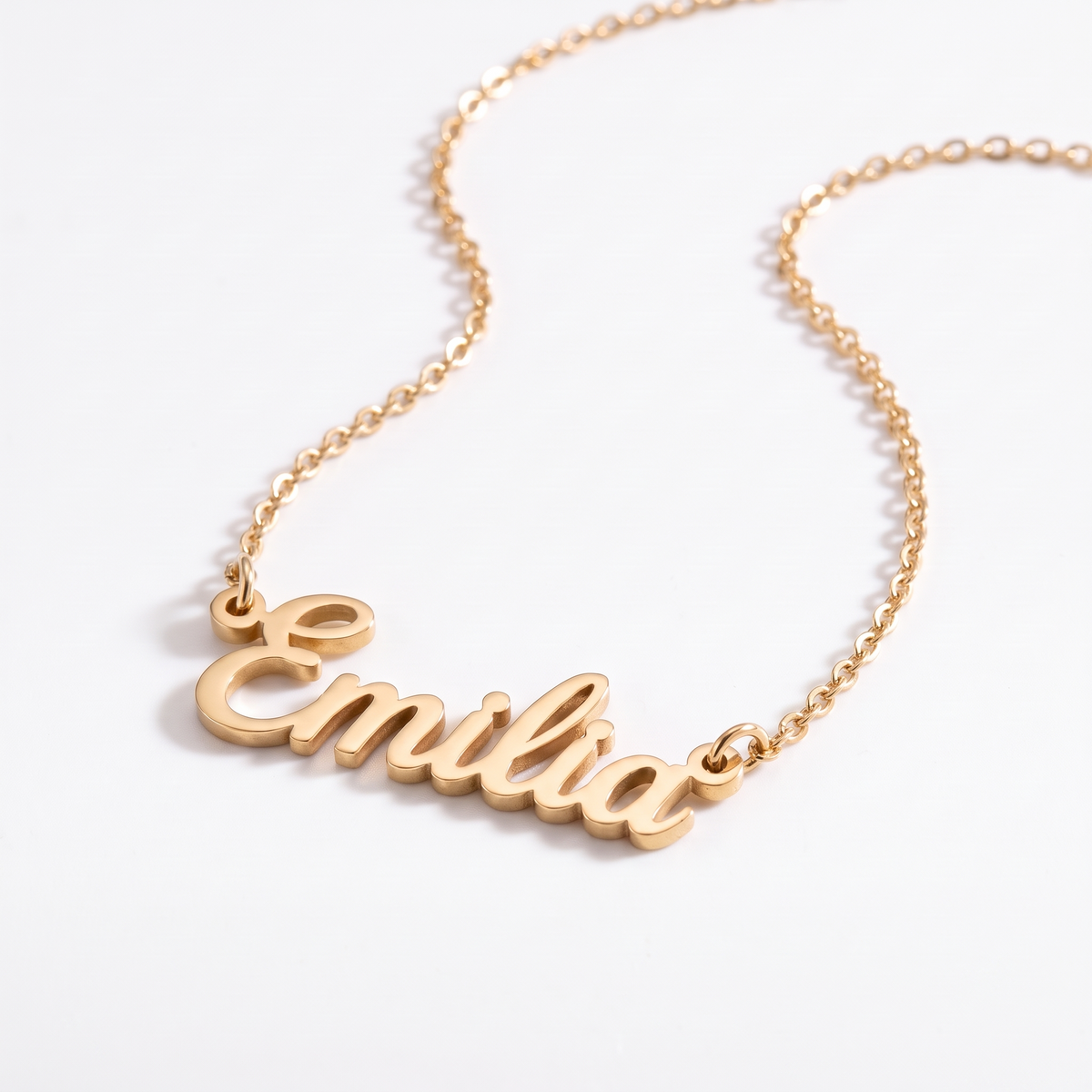 Liora Namenskette mit Wunschnamen in Gold